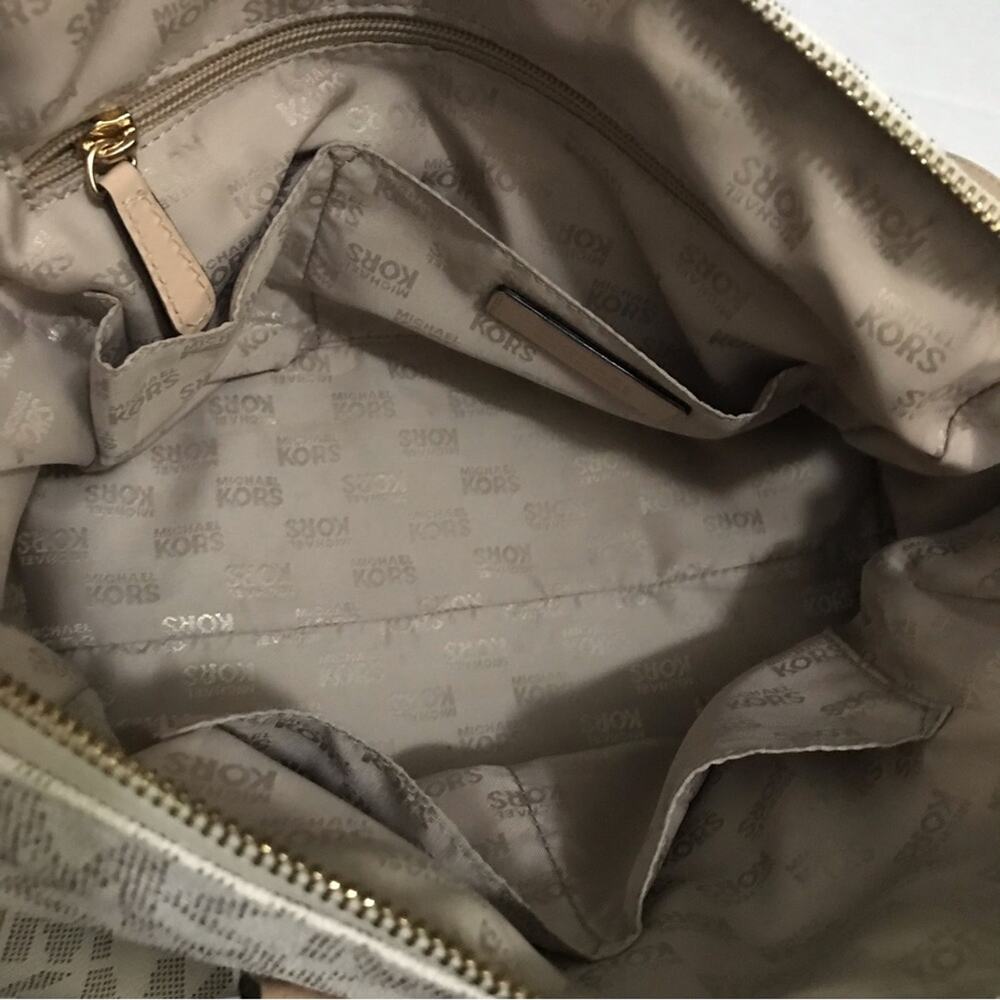 Michael Kors Grayson Vanilla Satchel - Picture 5 of 13